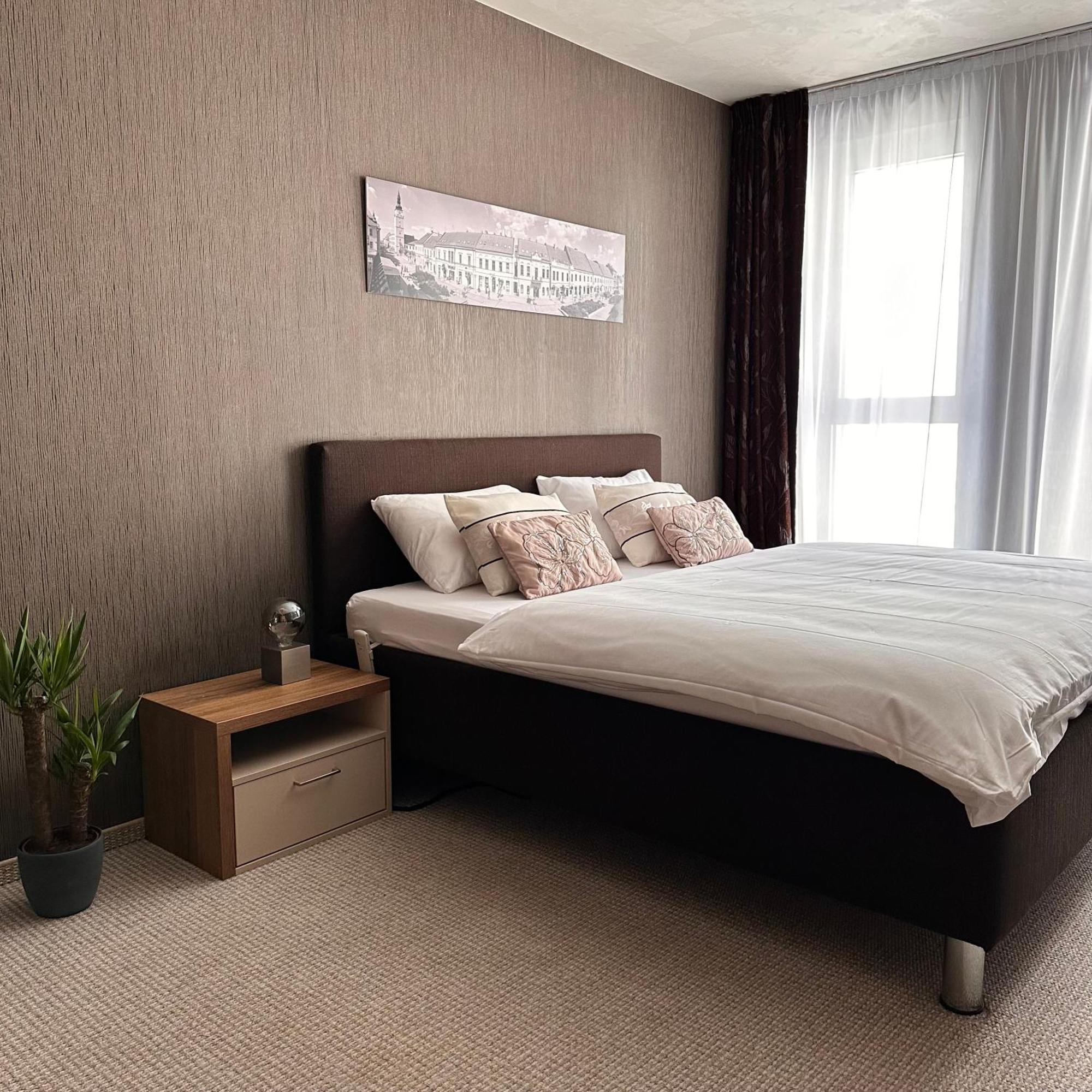 Apartman Leonardo - City Center Trnawa Zewnętrze zdjęcie